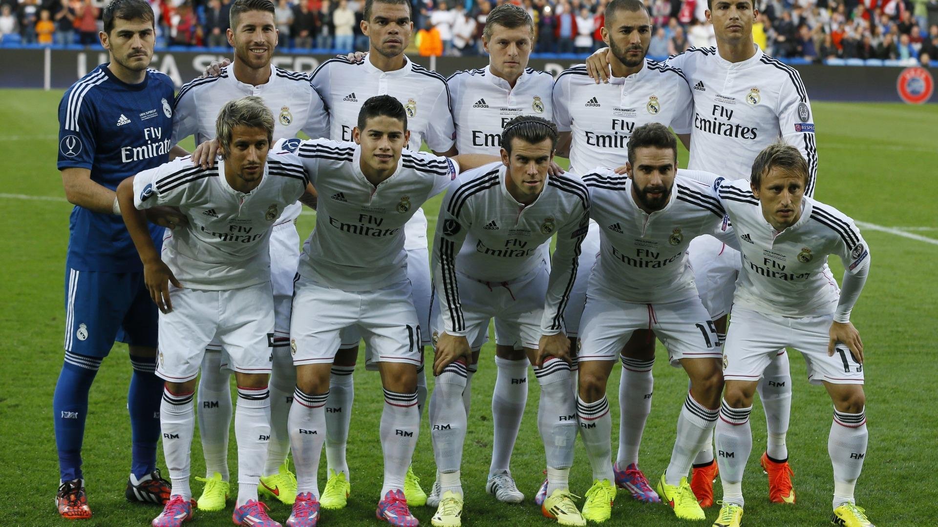 “德甲赛事精彩回放：技术与战术的完美结合”，德甲比赛集锦